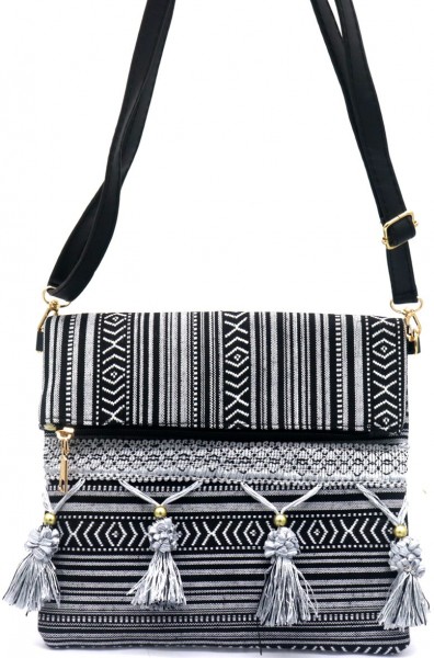 Q-B5.1 BAG606-001E Woven Bohemian Bag Tassels Black 25x24x3cm