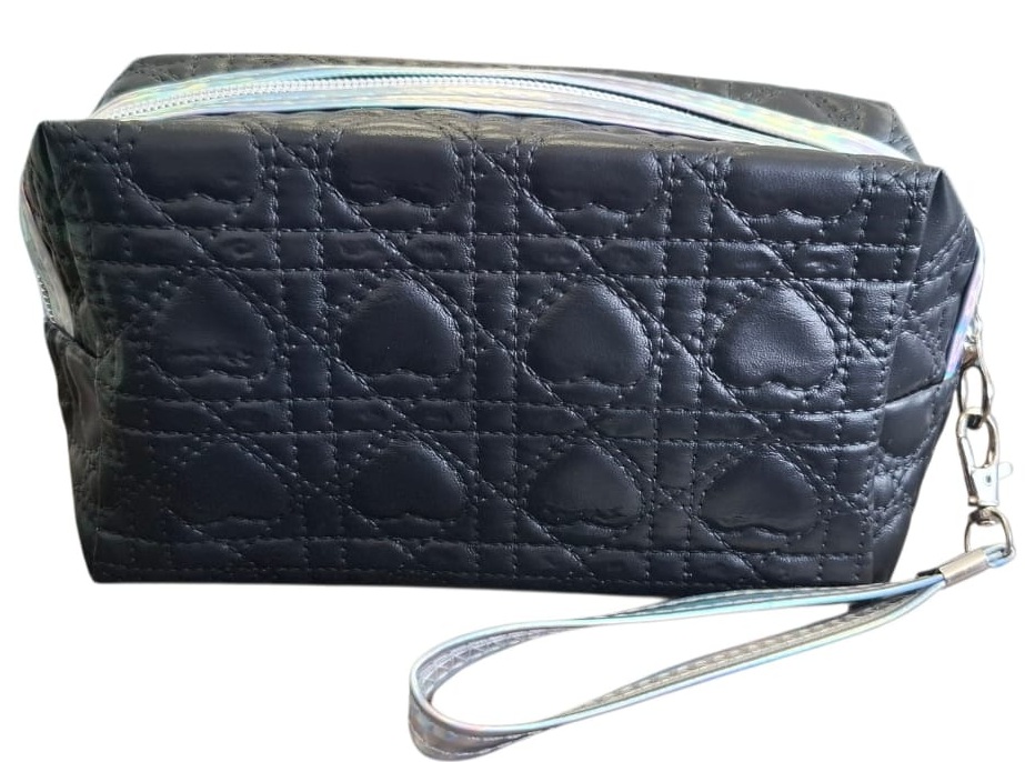 R-C8.1  BAG1116-002-2 Make Up Bag Hearts 17.5x10x6cm Black
